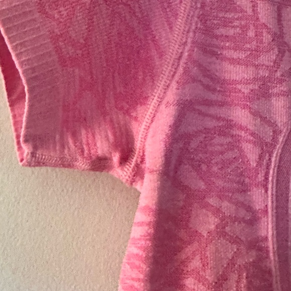 Lululemon Swiftly Tech Short Sleeve‎ - Picture 4 of 5